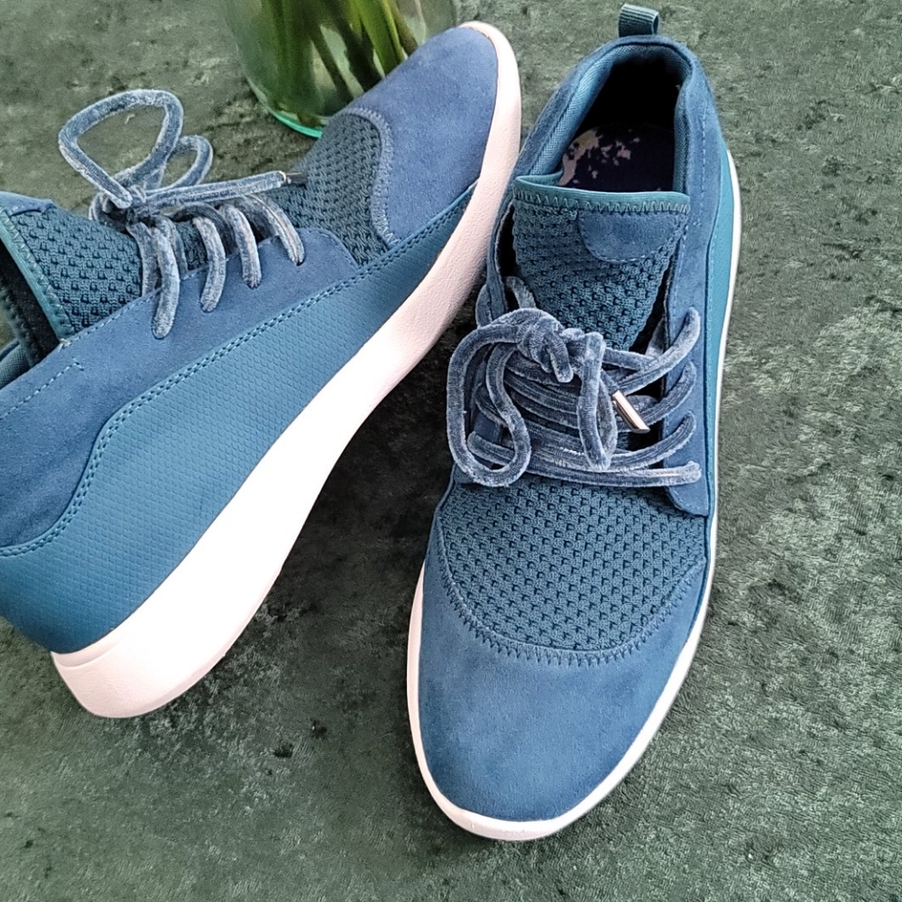 Call It Spring Teal Sneakers size 9 WOW - Picture 4 of 7